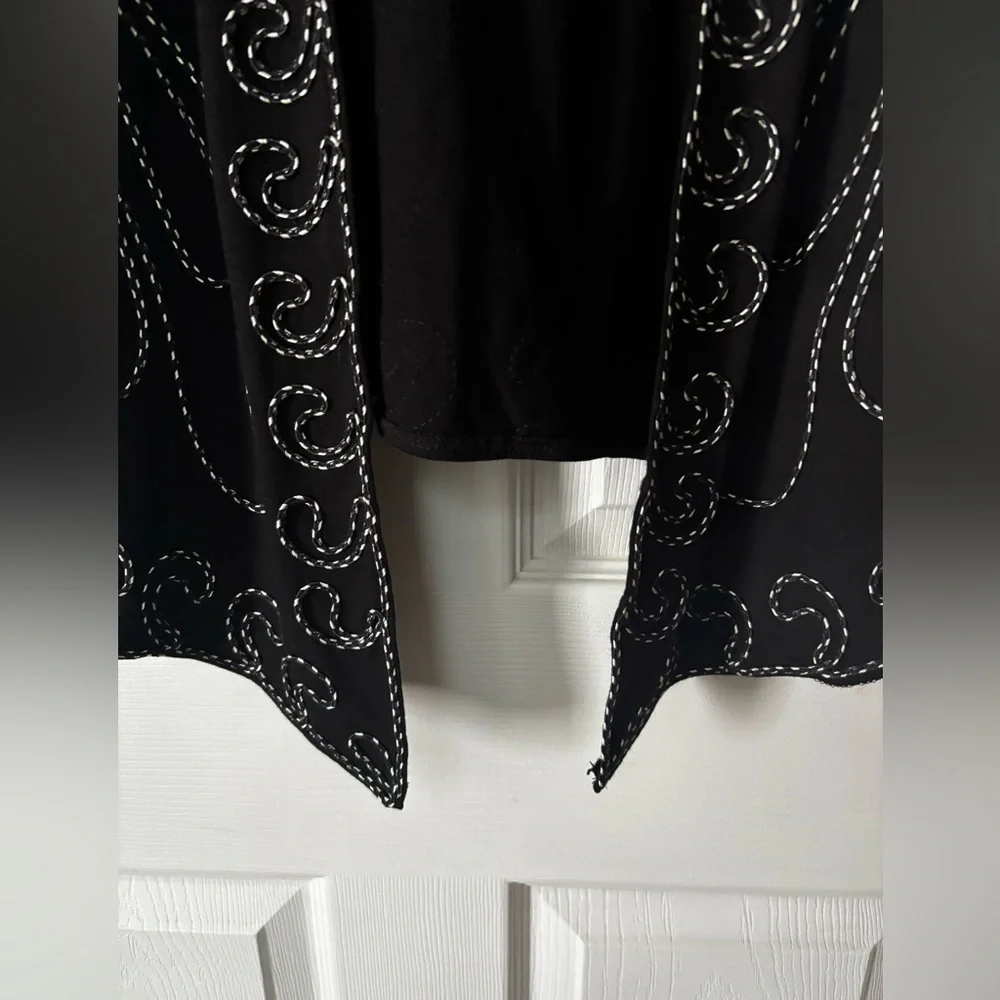Lauren Michelle Size Medium Embroidered Cardigan Black White Open Front